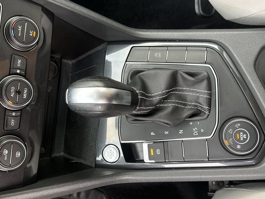 Used 2021 Volkswagen Tiguan SEL AWD/4WD image 22