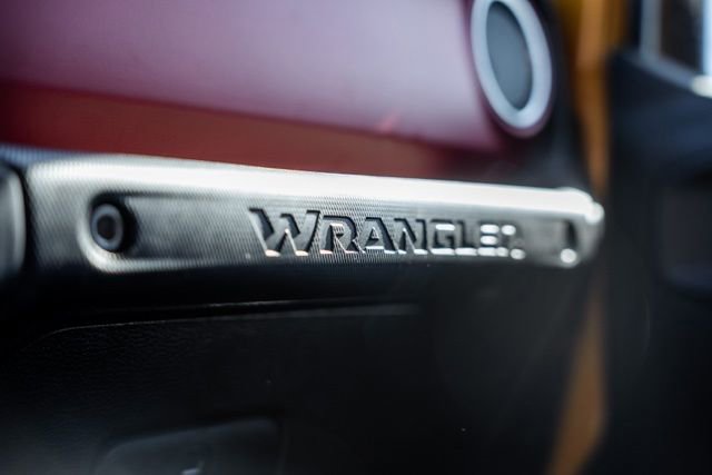 Used 2021 Jeep Wrangler Unlimited Rubicon AWD/4WD image 38