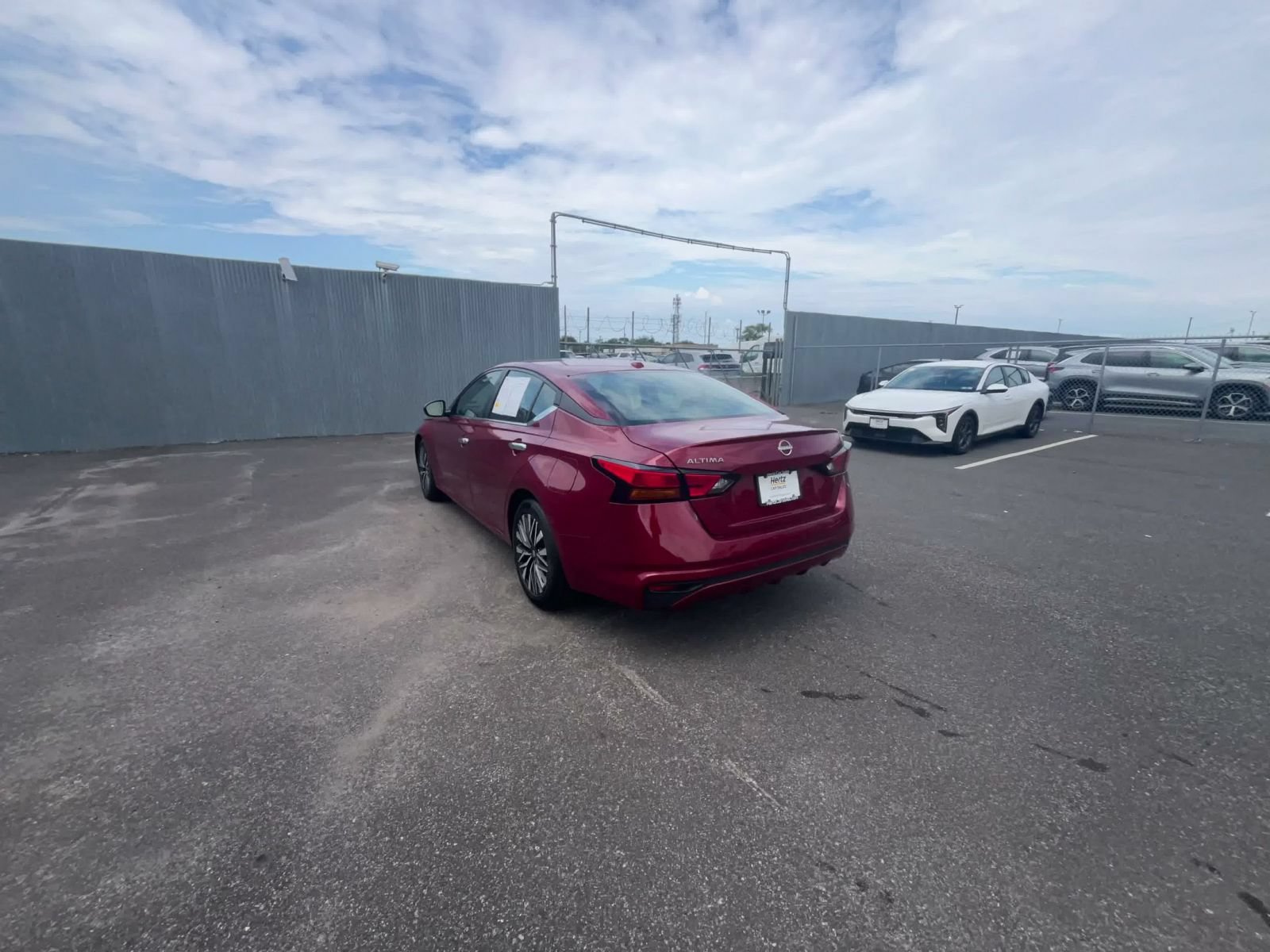 Used 2025 Nissan Altima 2.5 SV FWD image 12