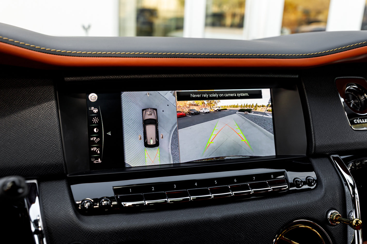 Used 2024 Rolls-Royce Cullinan Base w/ Cullinan Package image 33