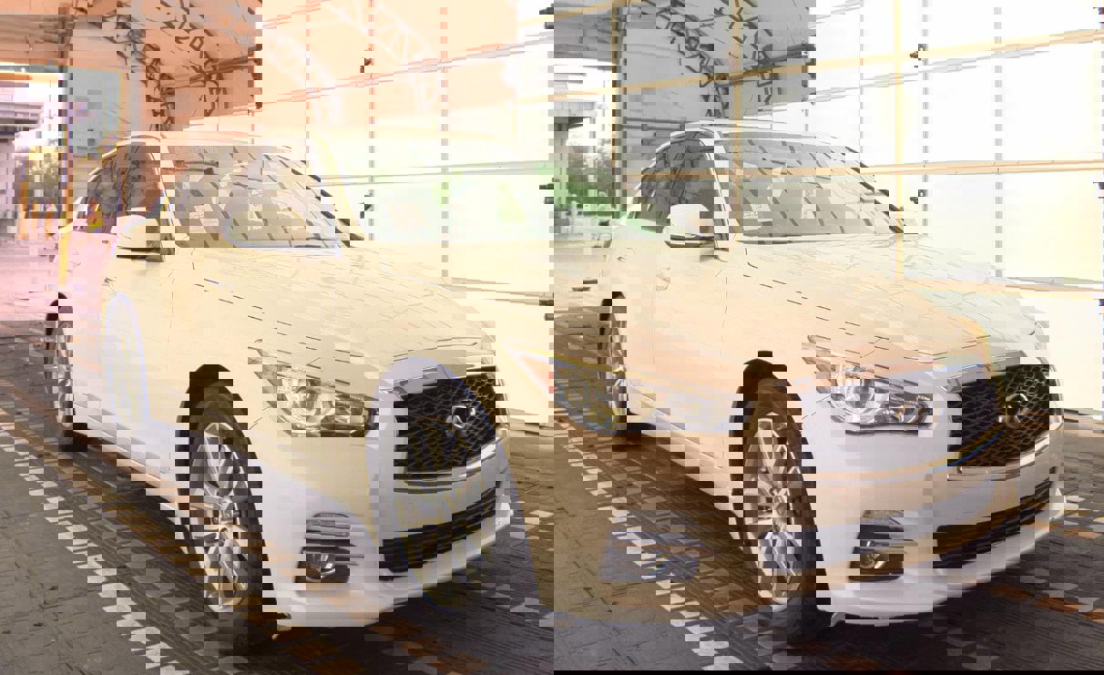 Used 2016 INFINITI Q50 Premium w/ 2.0T Premium Plus Package image 5