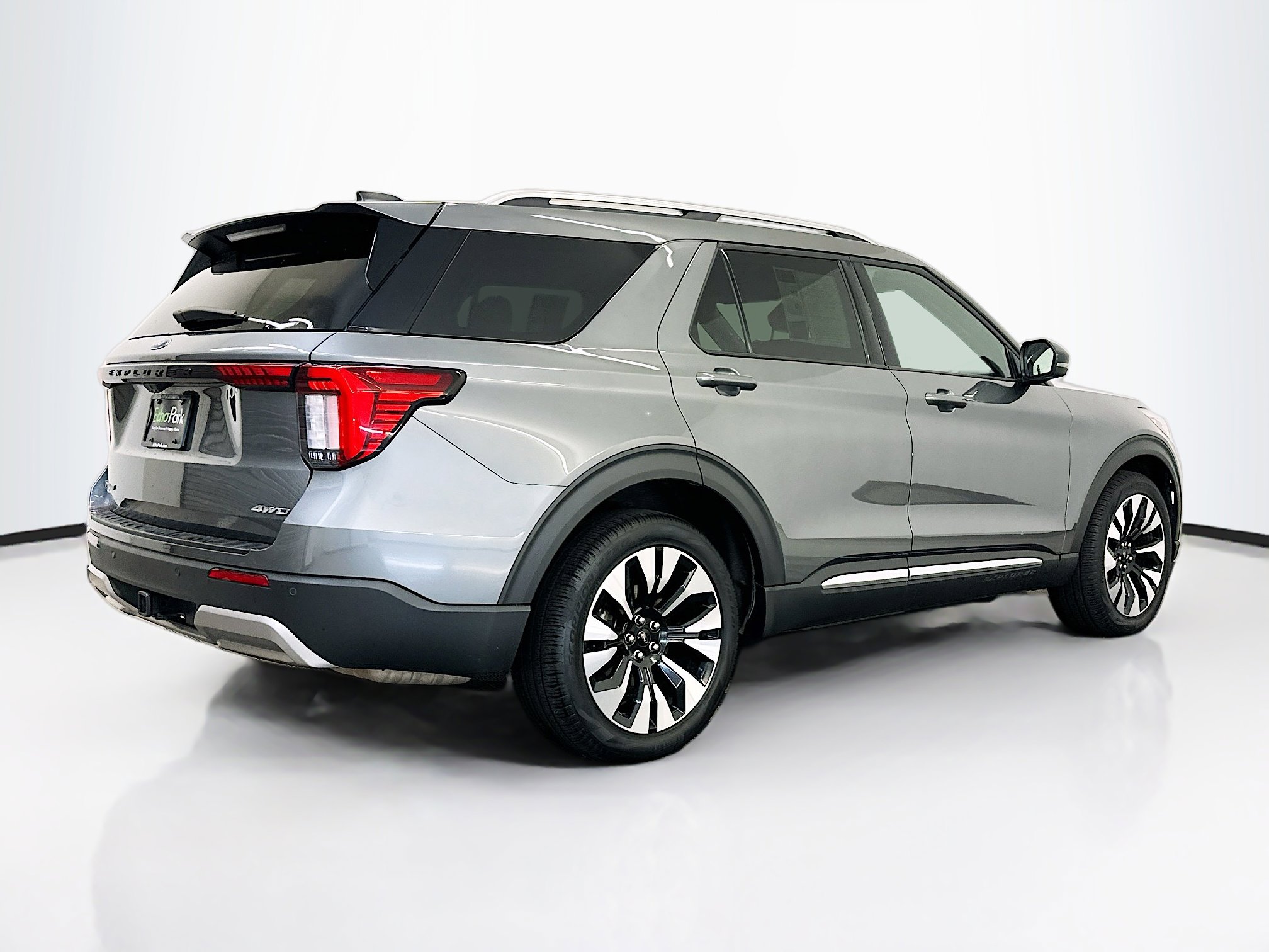 Used 2025 Ford Explorer Platinum w/ LUX Leather Package image 9