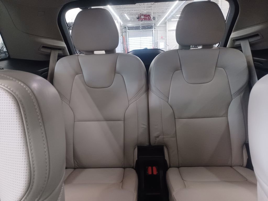 Used 2021 Volvo XC90 T6 Inscription w/ Protection Package Premier image 12