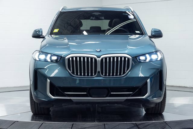 Used 2024 BMW X5 xDrive50e w/ Parking Assistance Package AWD/4WD image 5
