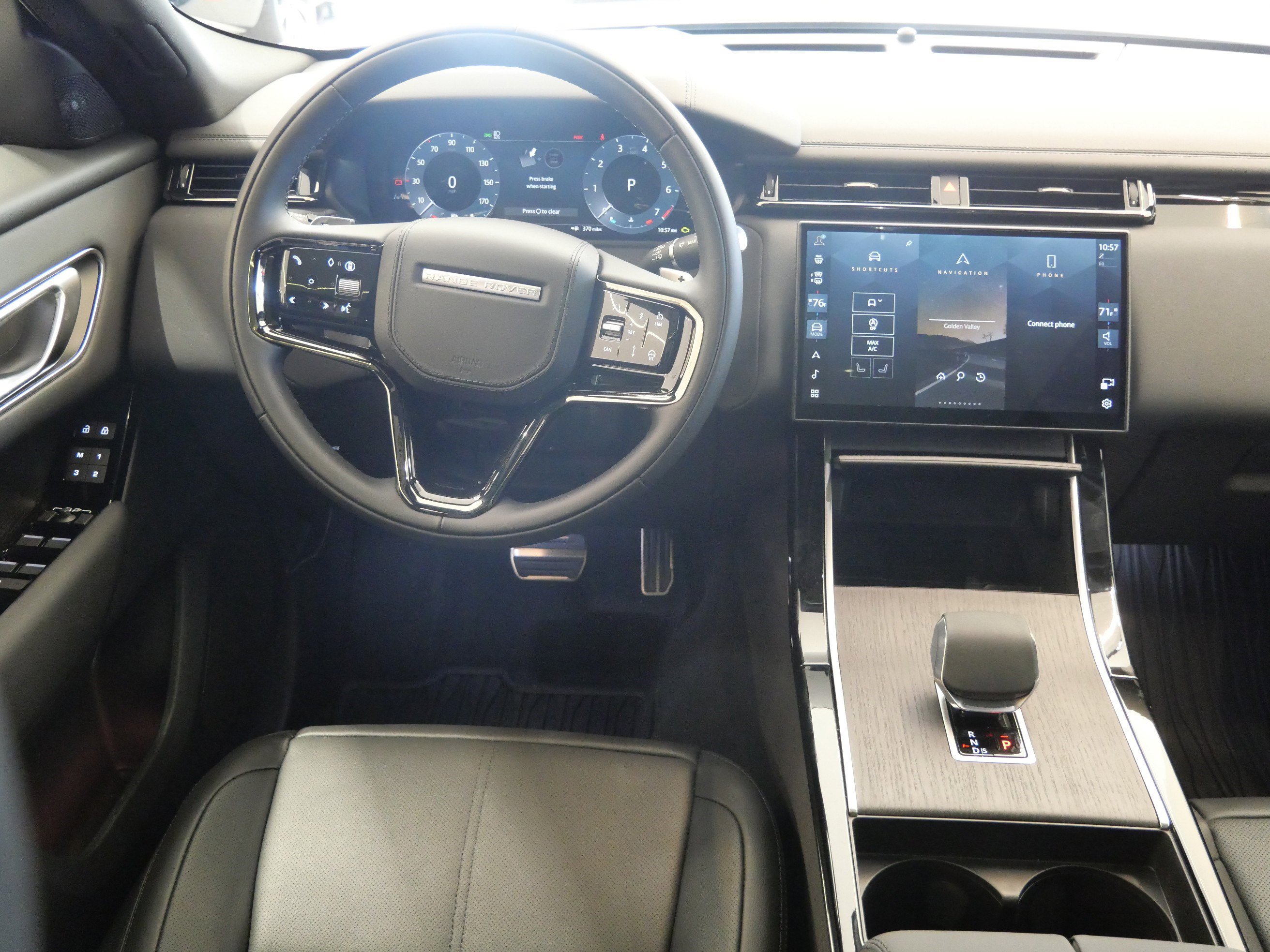 New 2026 Land Rover Range Rover Velar Dynamic SE AWD/4WD image 9