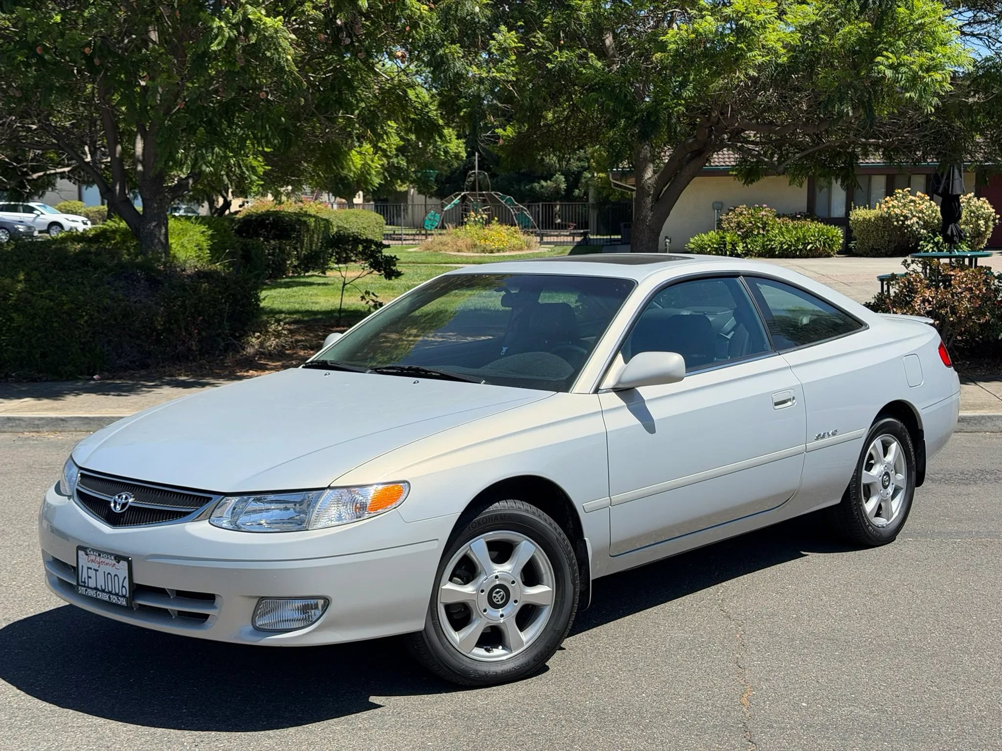 Used 1999 Toyota Solara SE FWD image 1