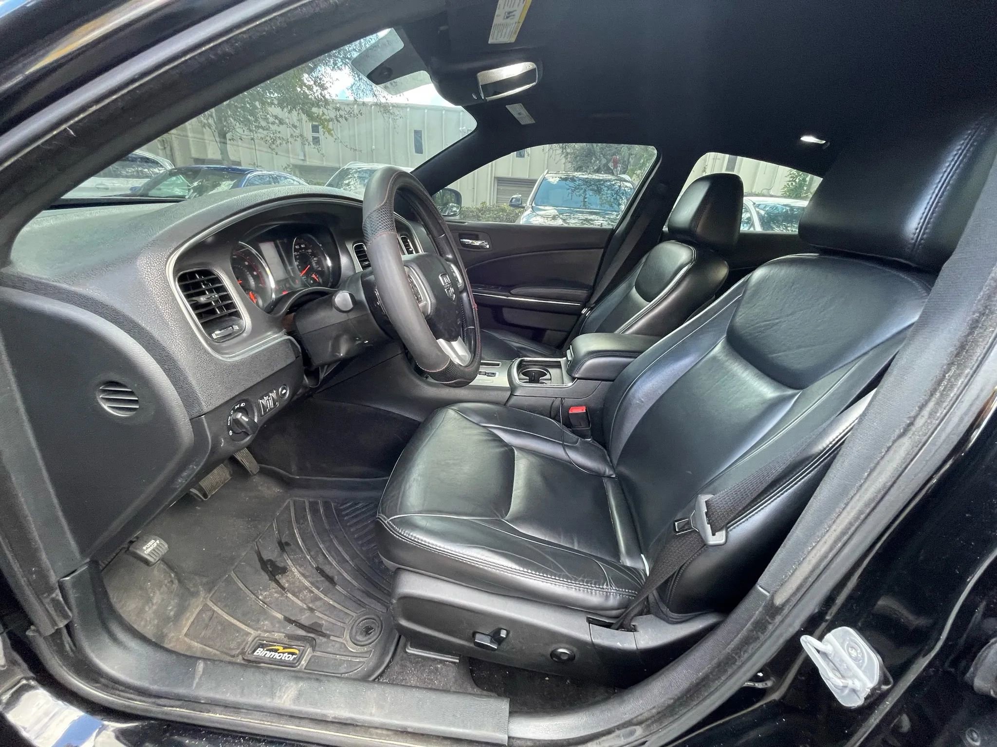 Used 2013 Dodge Charger SE image 21