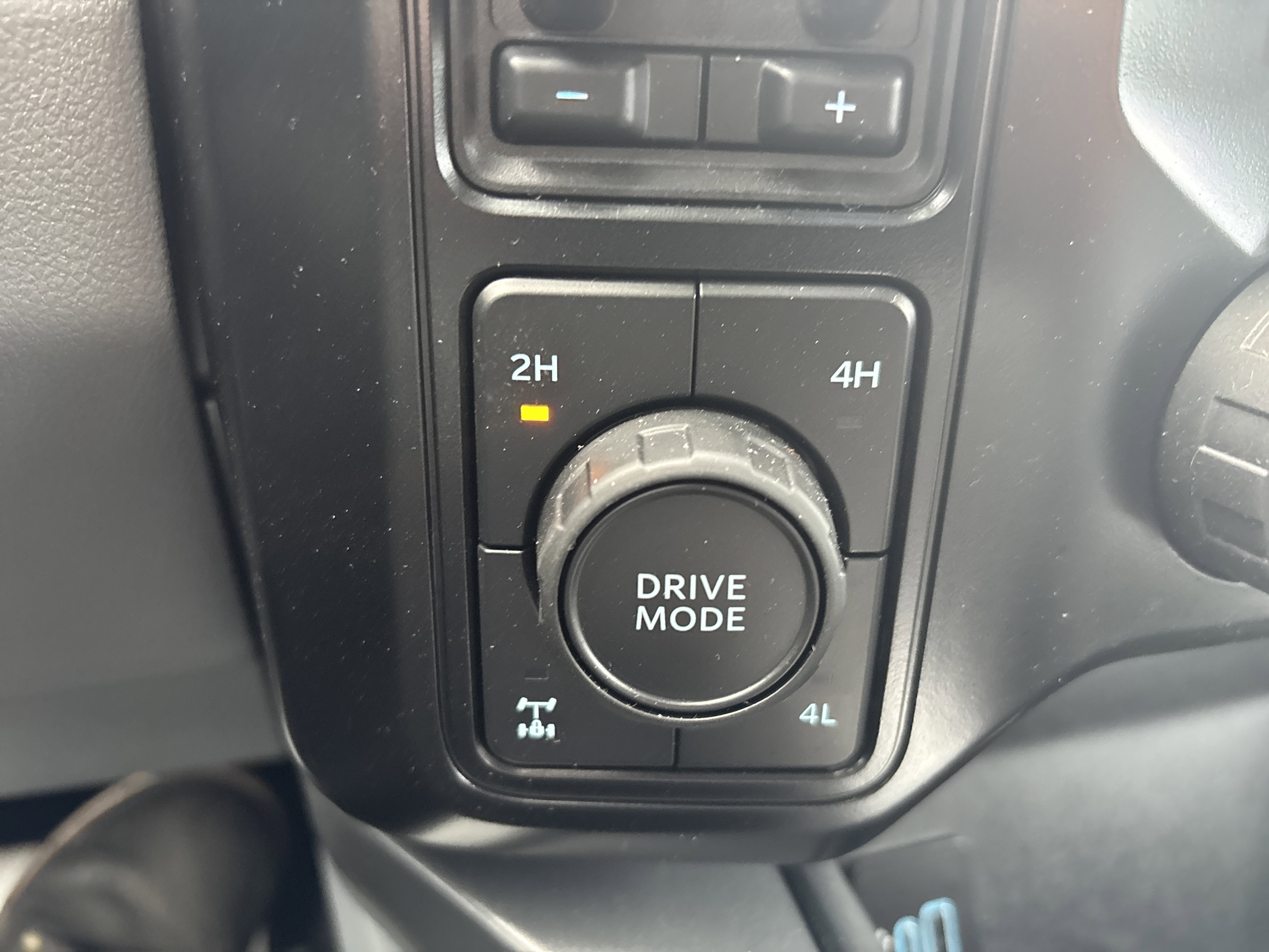 Used 2025 Ford F250 XLT w/ Black Appearance Package image 30