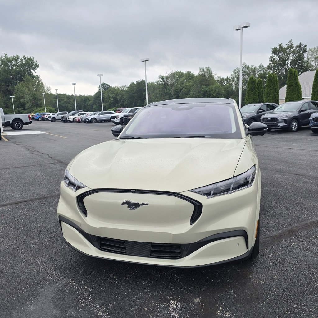 New 2025 Ford Mustang Mach-E Premium image 3