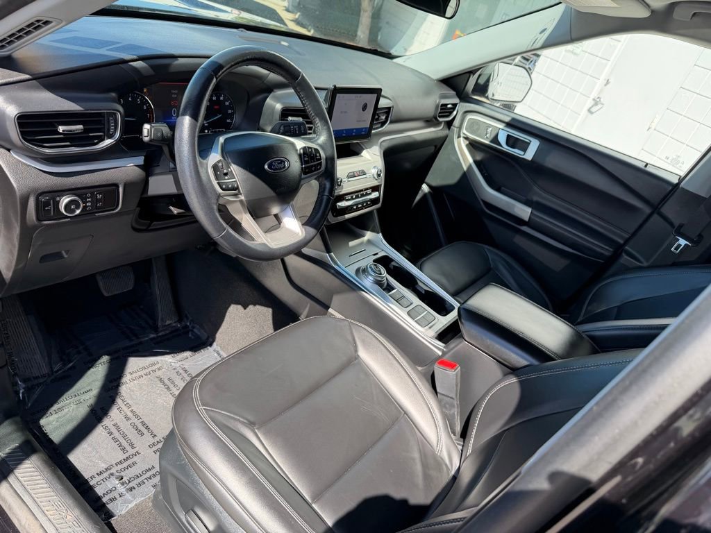 Used 2023 Ford Explorer XLT w/ Equipment Group 202A image 2