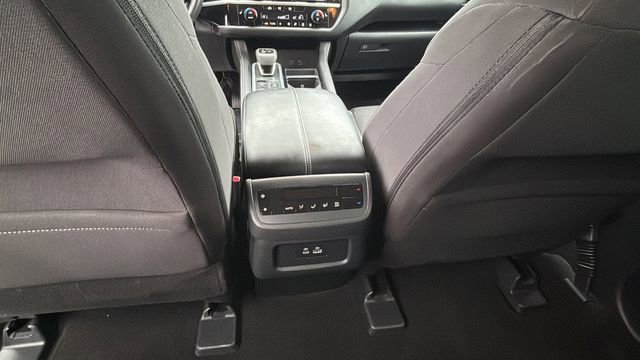 Used 2024 Nissan Pathfinder SV image 19