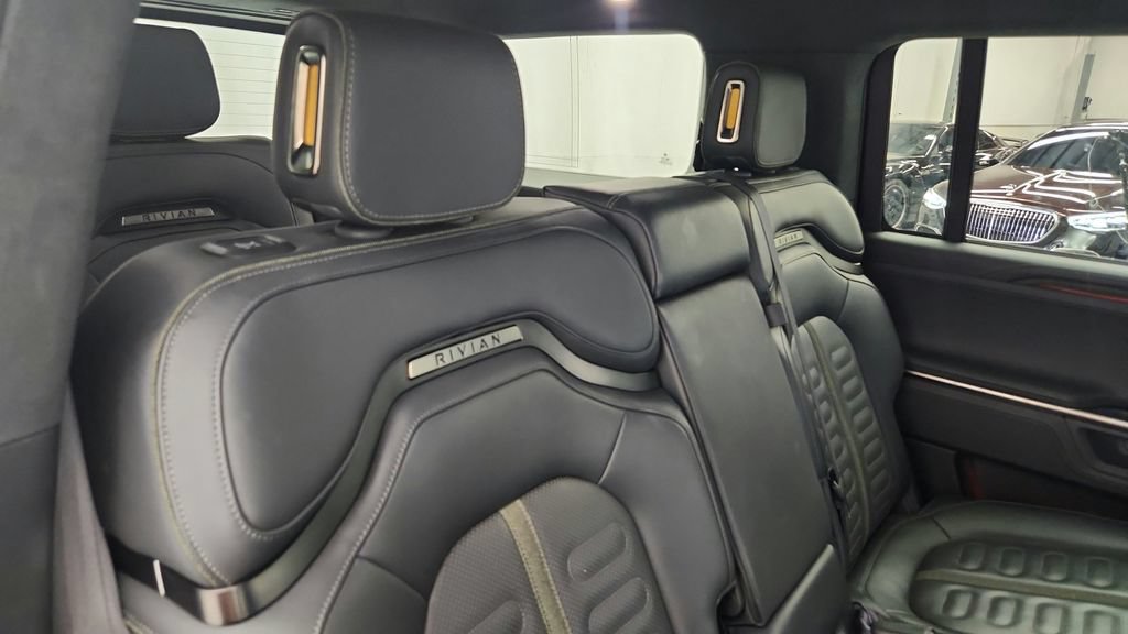 Used 2025 Rivian R1S Adventure Dual AWD/4WD image 51