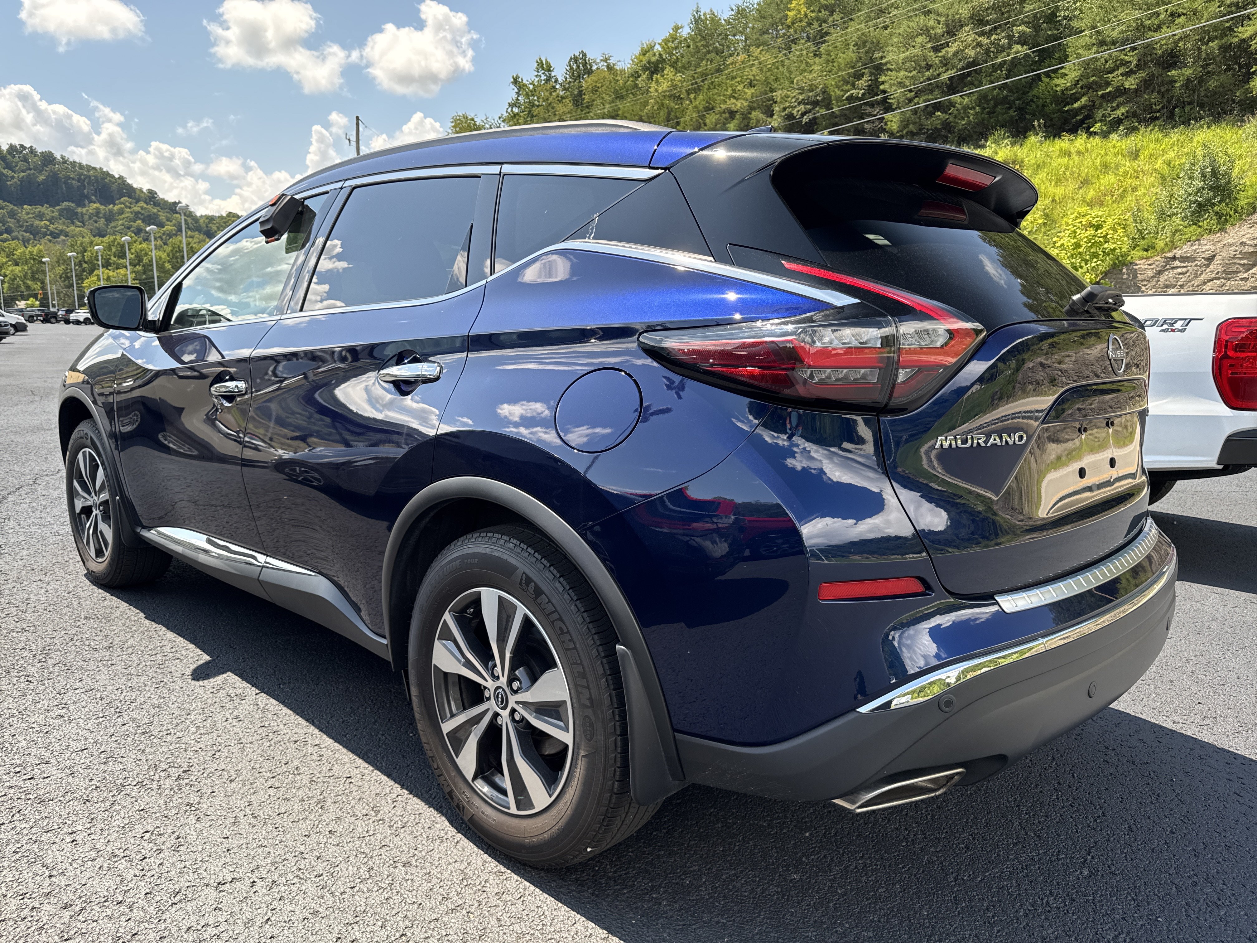 Used 2024 Nissan Murano SV AWD/4WD image 4