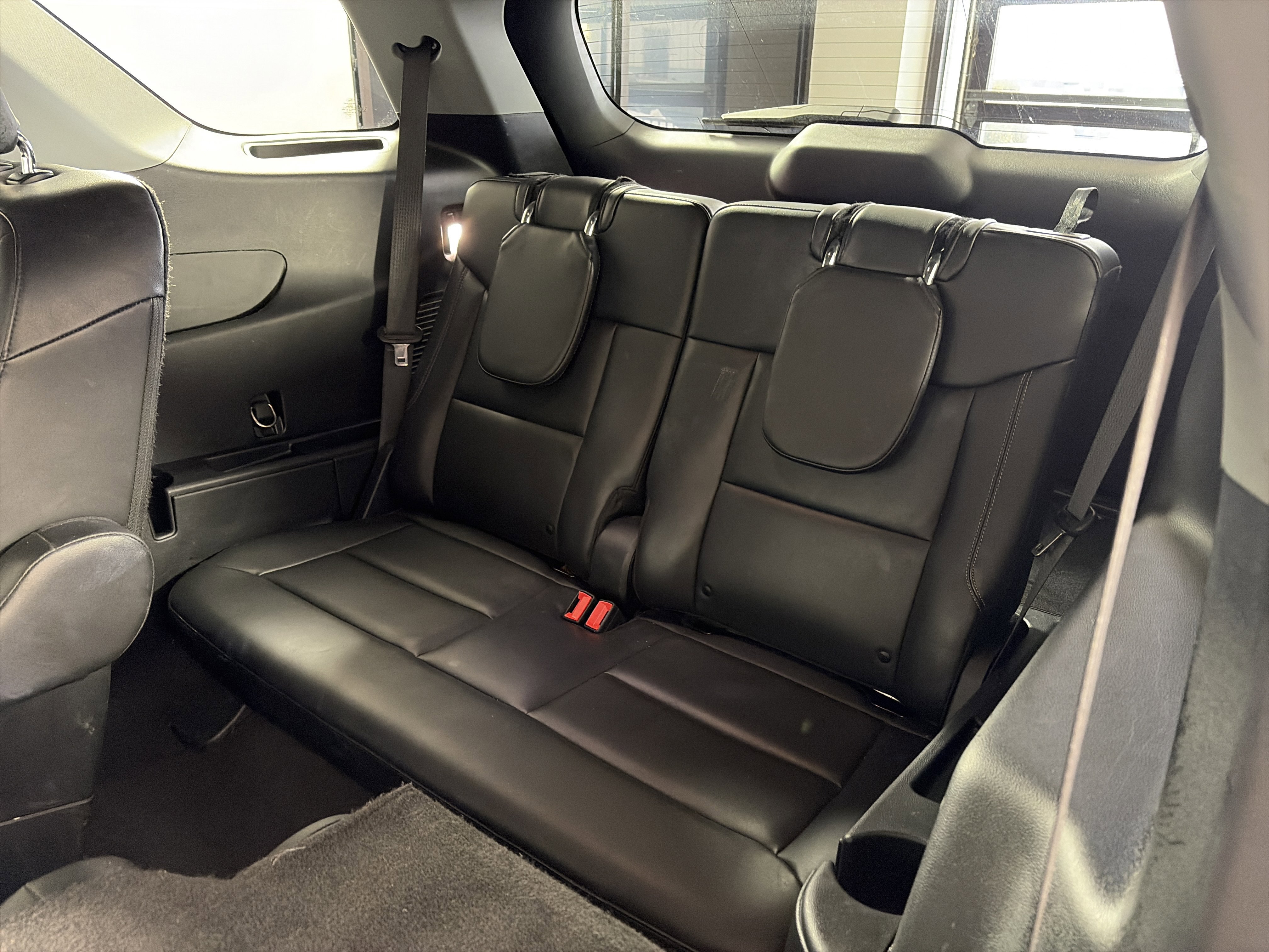 Used 2022 Ford Explorer XLT w/ Equipment Group 202A image 8