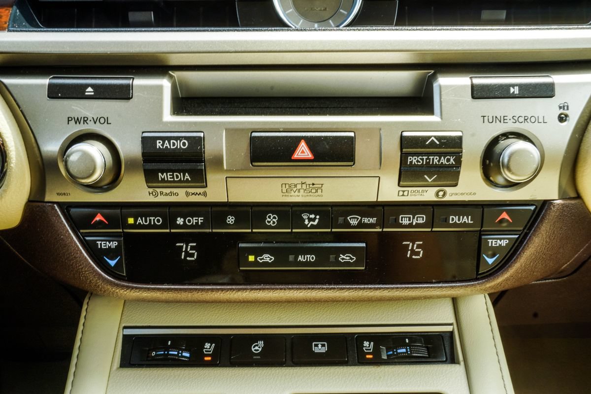 Used 2018 Lexus ES 350 w/ Ultra Luxury Package FWD image 25