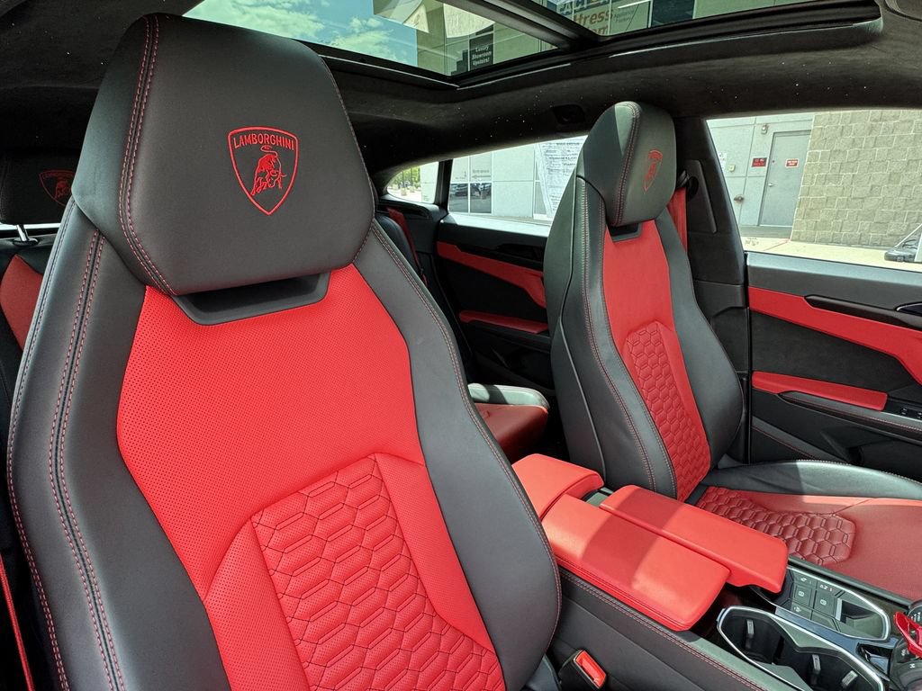 Used 2022 Lamborghini Urus AWD/4WD image 41