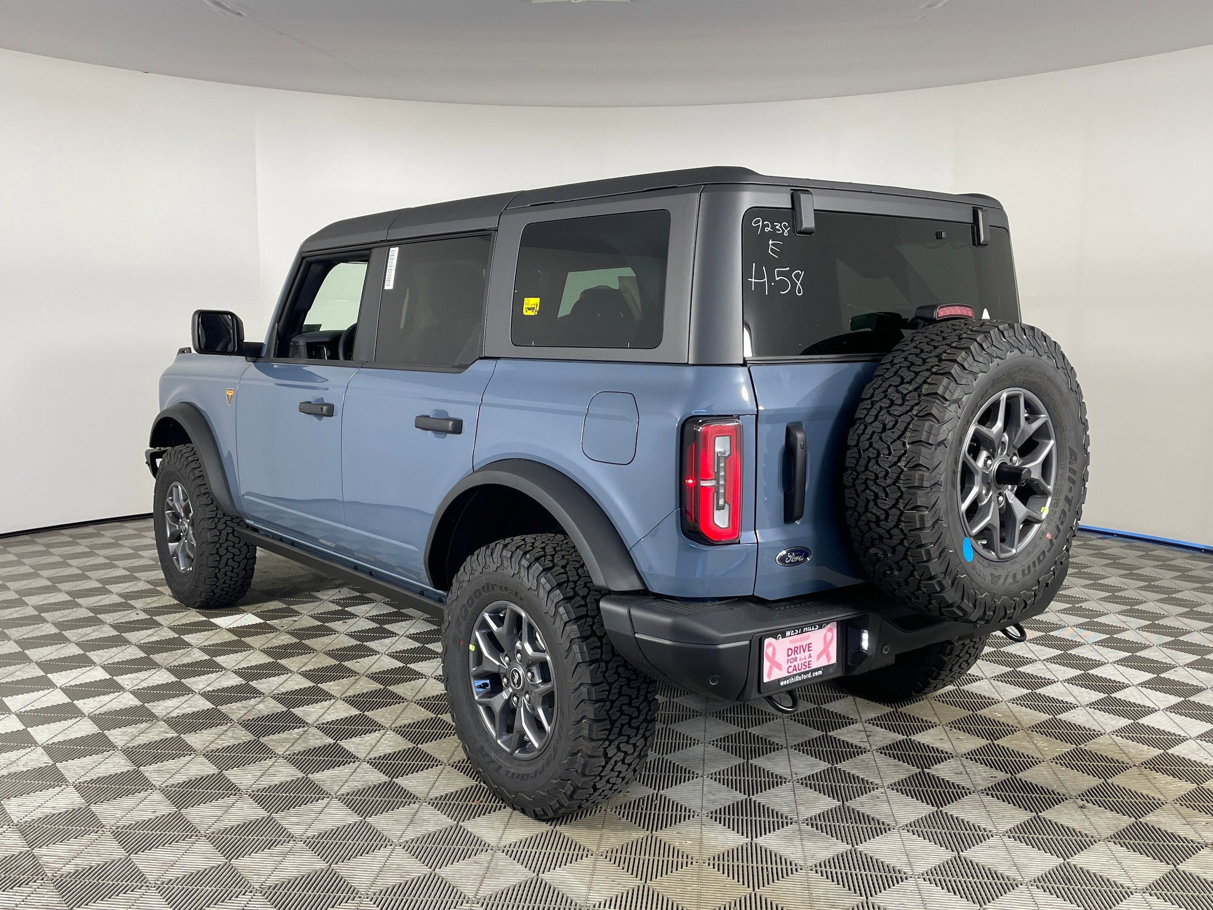 New 2025 Ford Bronco Badlands image 5