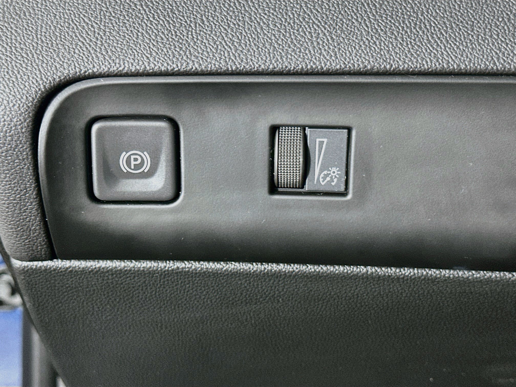 Used 2023 Buick Enclave Essence w/ Trailering Package, 5000 lbs. FWD image 17