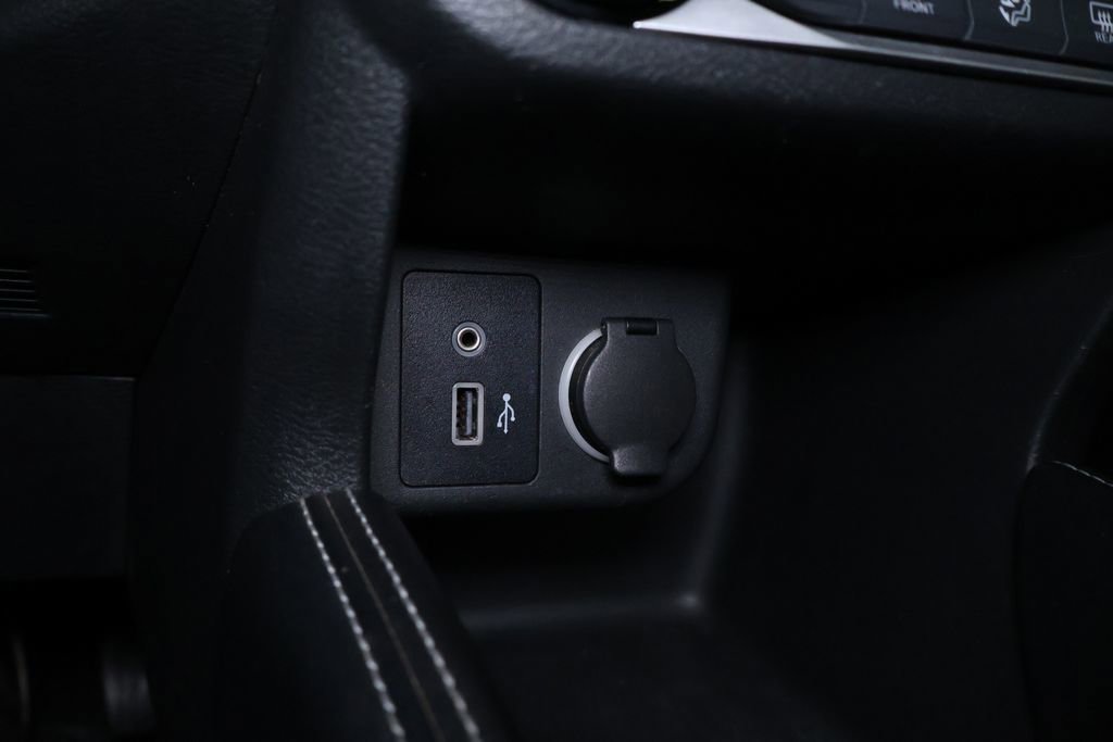 Used 2020 Nissan Kicks SR w/ Exterior Package image 28