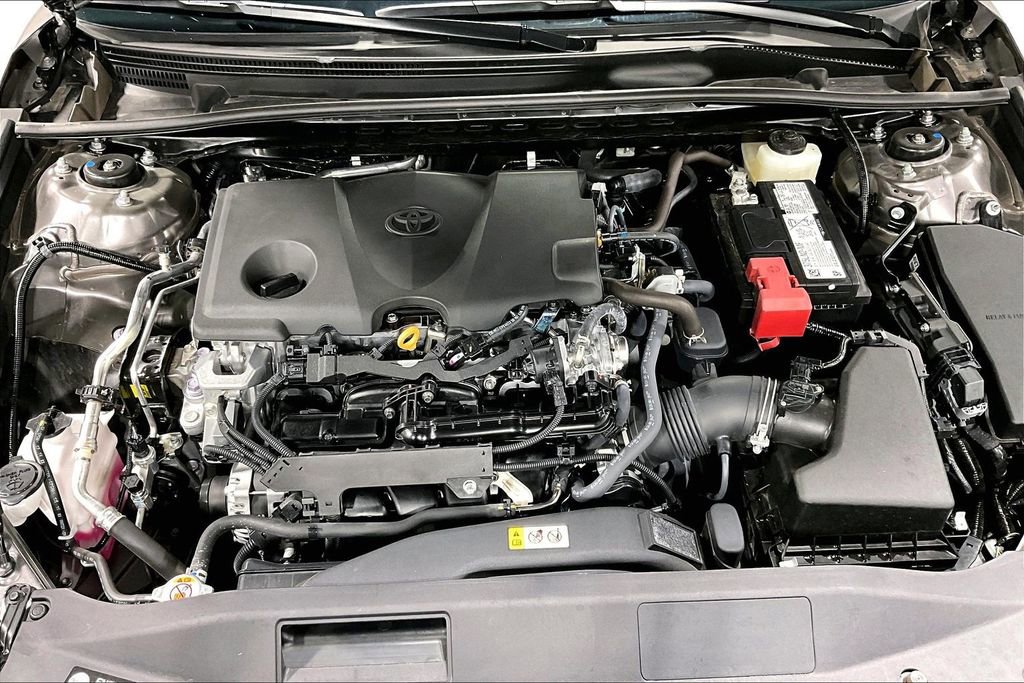 Used 2024 Toyota Camry SE image 12