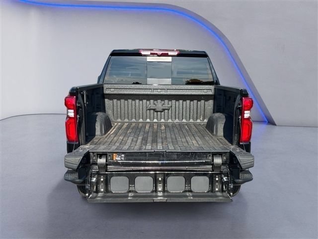 Used 2025 Chevrolet Silverado 1500 High Country w/ Z71 Off-Road Package AWD/4WD image 12