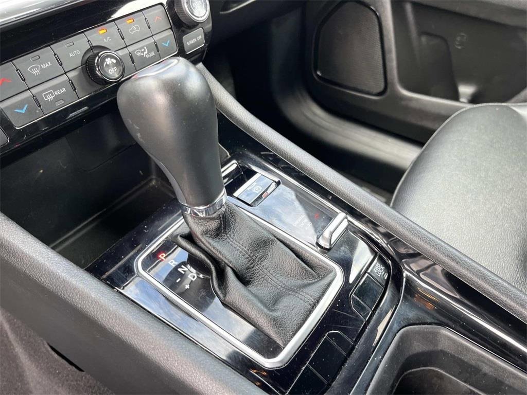 Used 2024 Jeep Compass Limited image 20