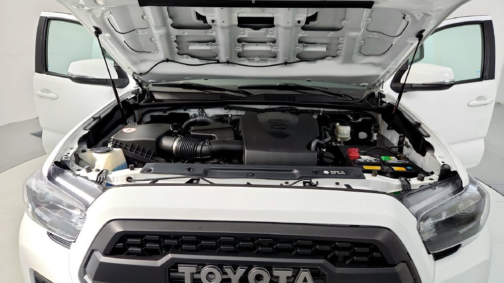 Certified 2017 Toyota Tacoma TRD Sport w/ Tow Package RWD image 14