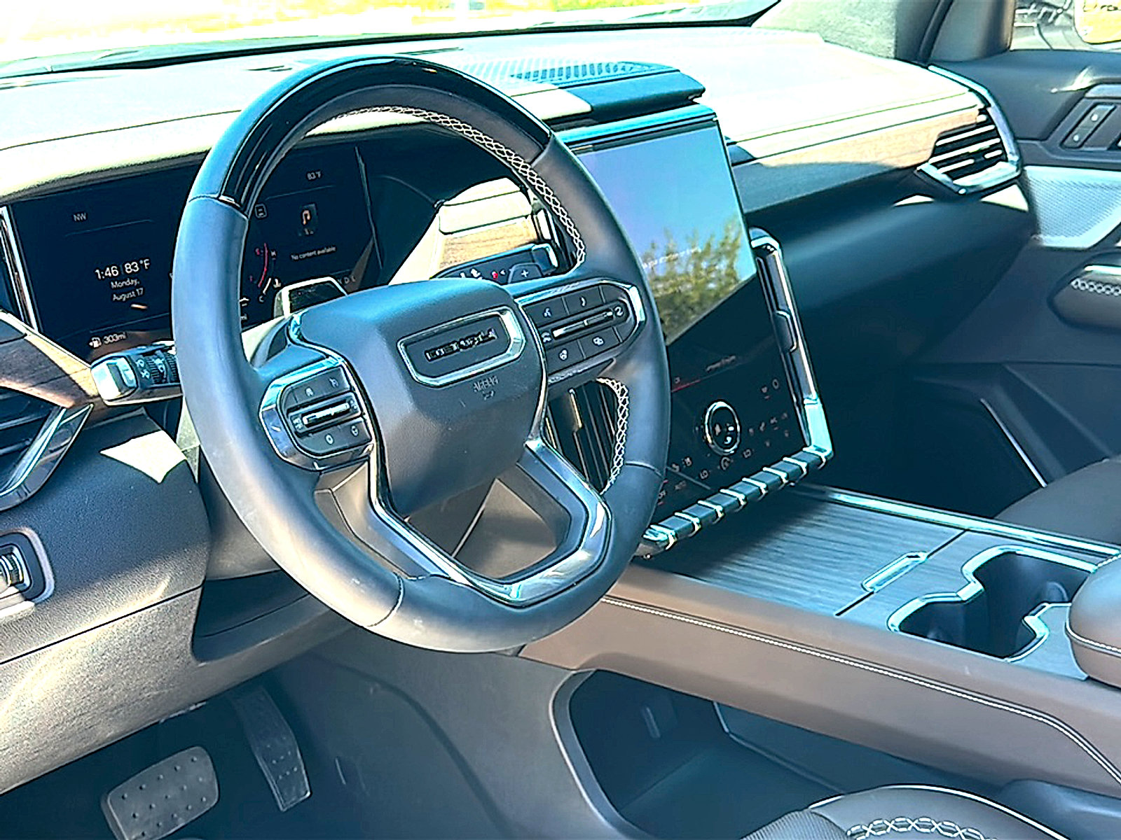 Used 2026 GMC Acadia Denali Ultimate FWD image 12