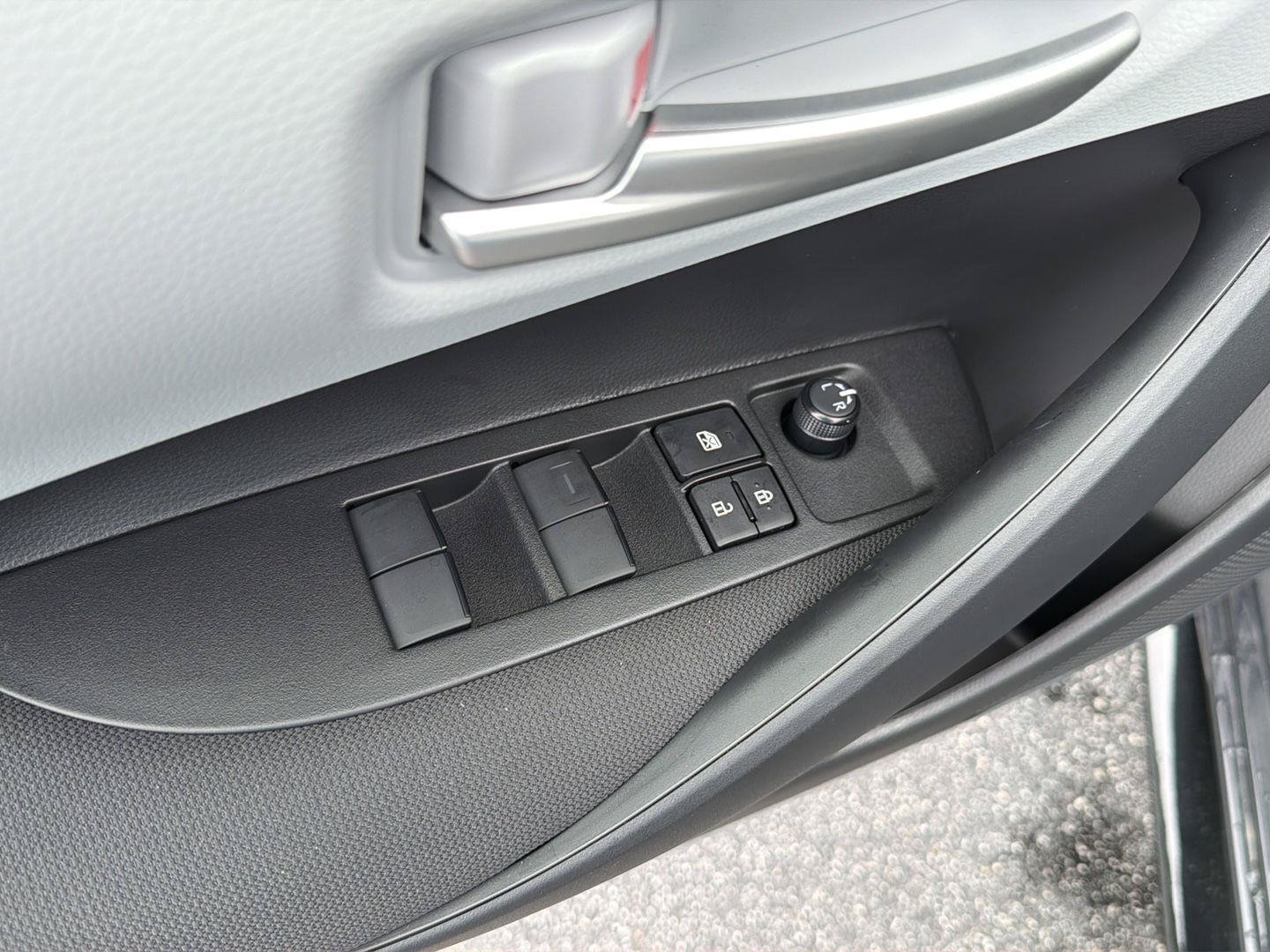 New 2026 Toyota Corolla SE FWD image 29