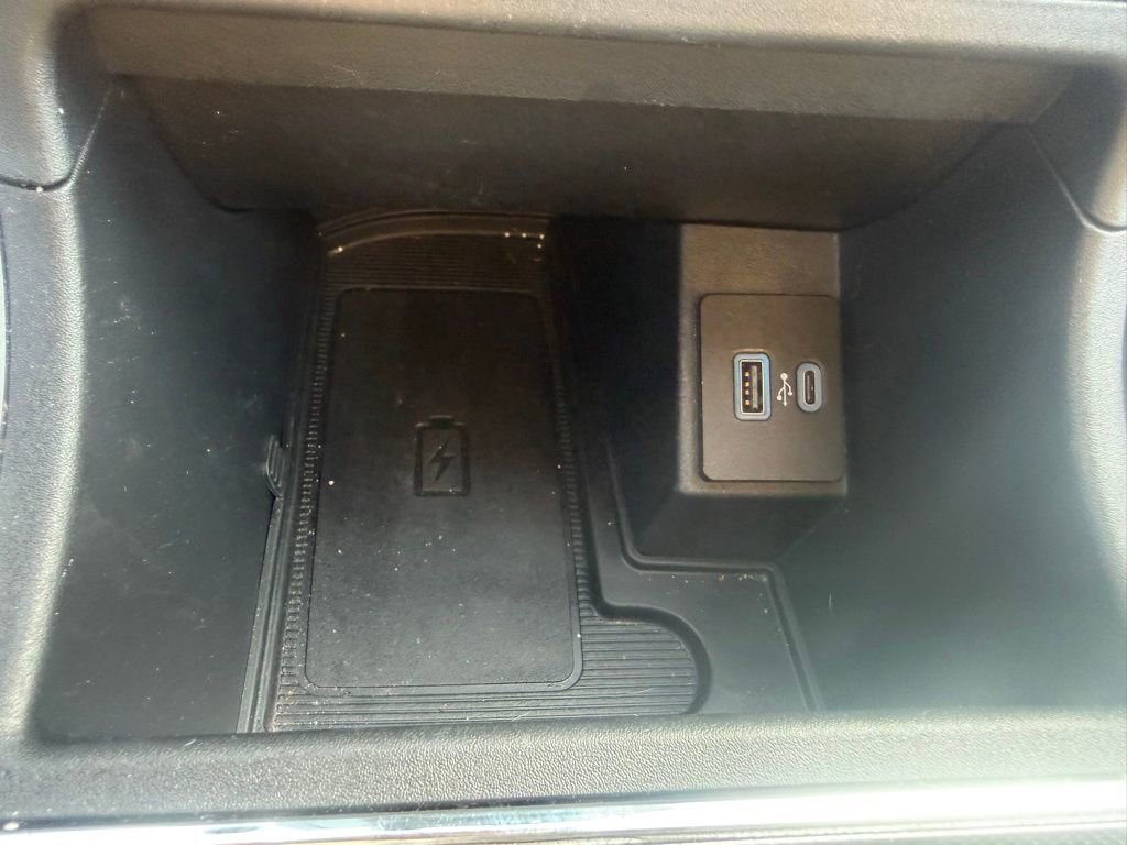 Used 2019 Ford Explorer Limited w/ Class III Trailer Tow Package image 42