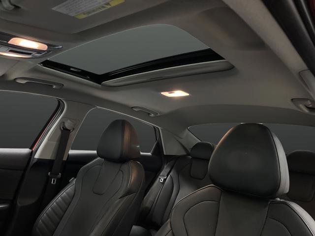 Used 2021 Hyundai Elantra Limited image 7