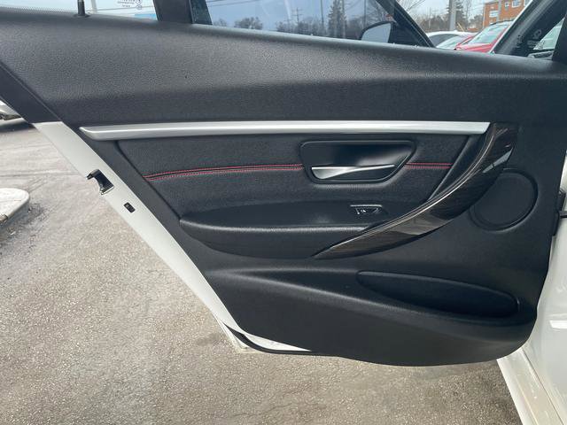 Used 2017 BMW 330i xDrive Sedan image 10