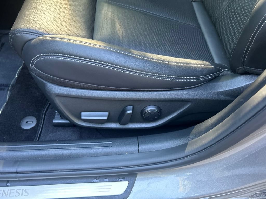 Used 2026 Genesis G70 2.5T RWD image 16