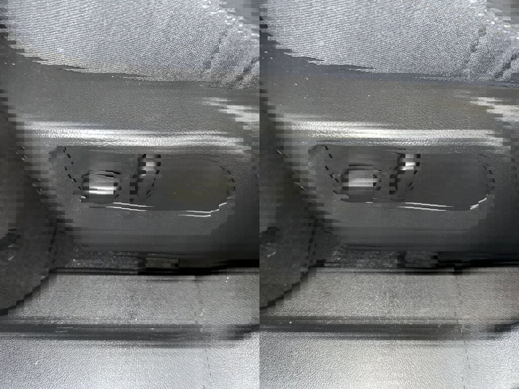 Certified 2023 Buick Envision Preferred w/ Sport Touring Package image 3