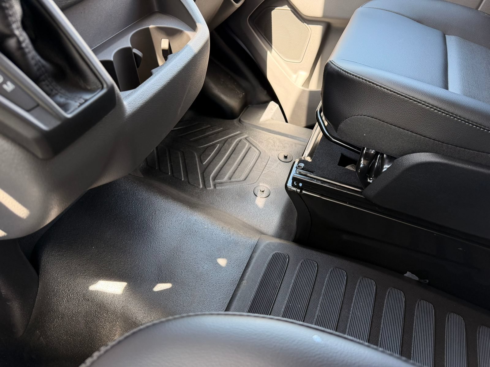 New 2026 Ford Transit 150 Low Roof RWD image 33