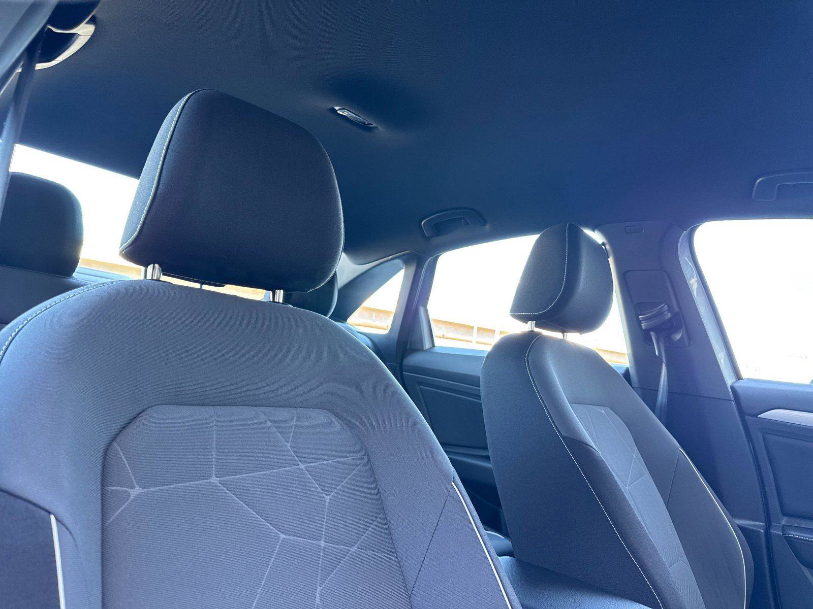 Used 2025 Volkswagen Jetta Sport image 15