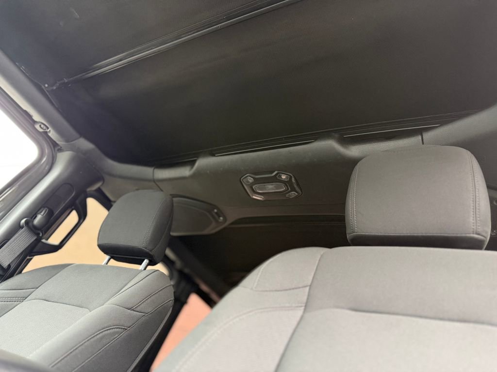 Used 2022 Jeep Wrangler Unlimited Sport image 22