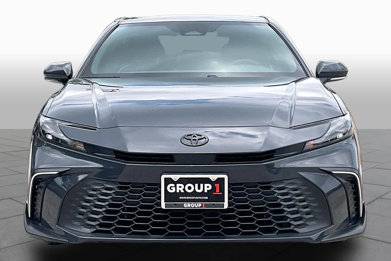Used 2026 Toyota Camry SE FWD image 4