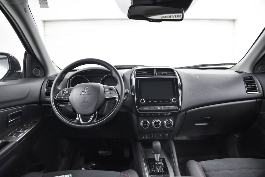 Used 2025 Mitsubishi Outlander Sport SE image 25