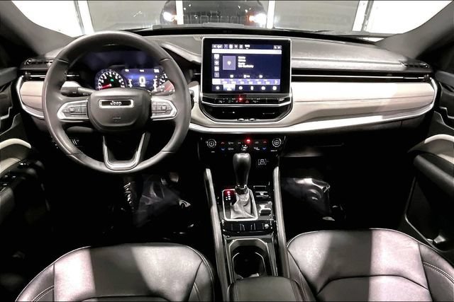 Used 2025 Jeep Compass Limited AWD/4WD image 10