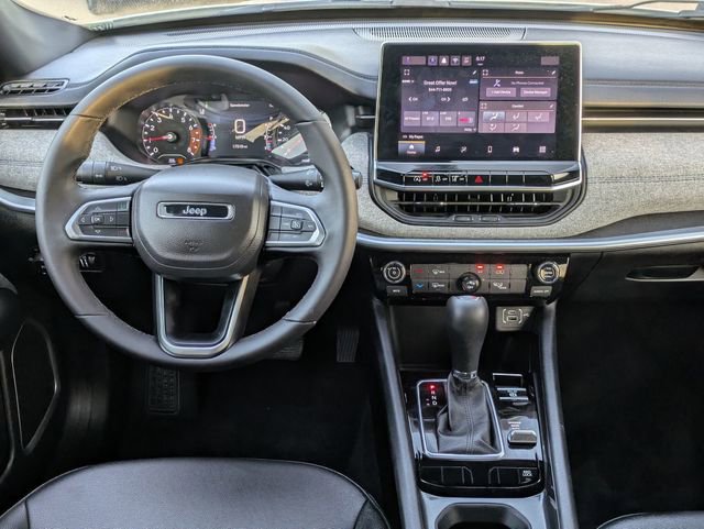 Used 2024 Jeep Compass Latitude image 25