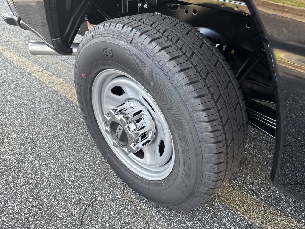 New 2026 Ford F350 XL w/ XL Chrome Package image 17