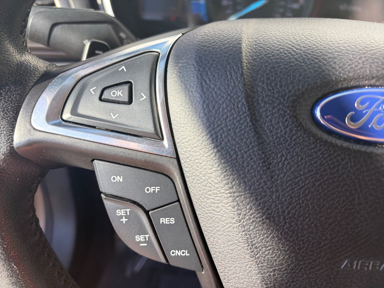 Used 2017 Ford Fusion SE w/ Fusion SE Technology Package AWD/4WD image 18
