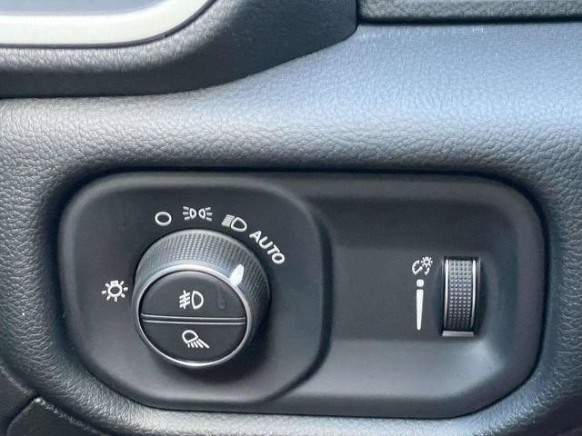 Used 2021 RAM 1500 Big Horn AWD/4WD image 32