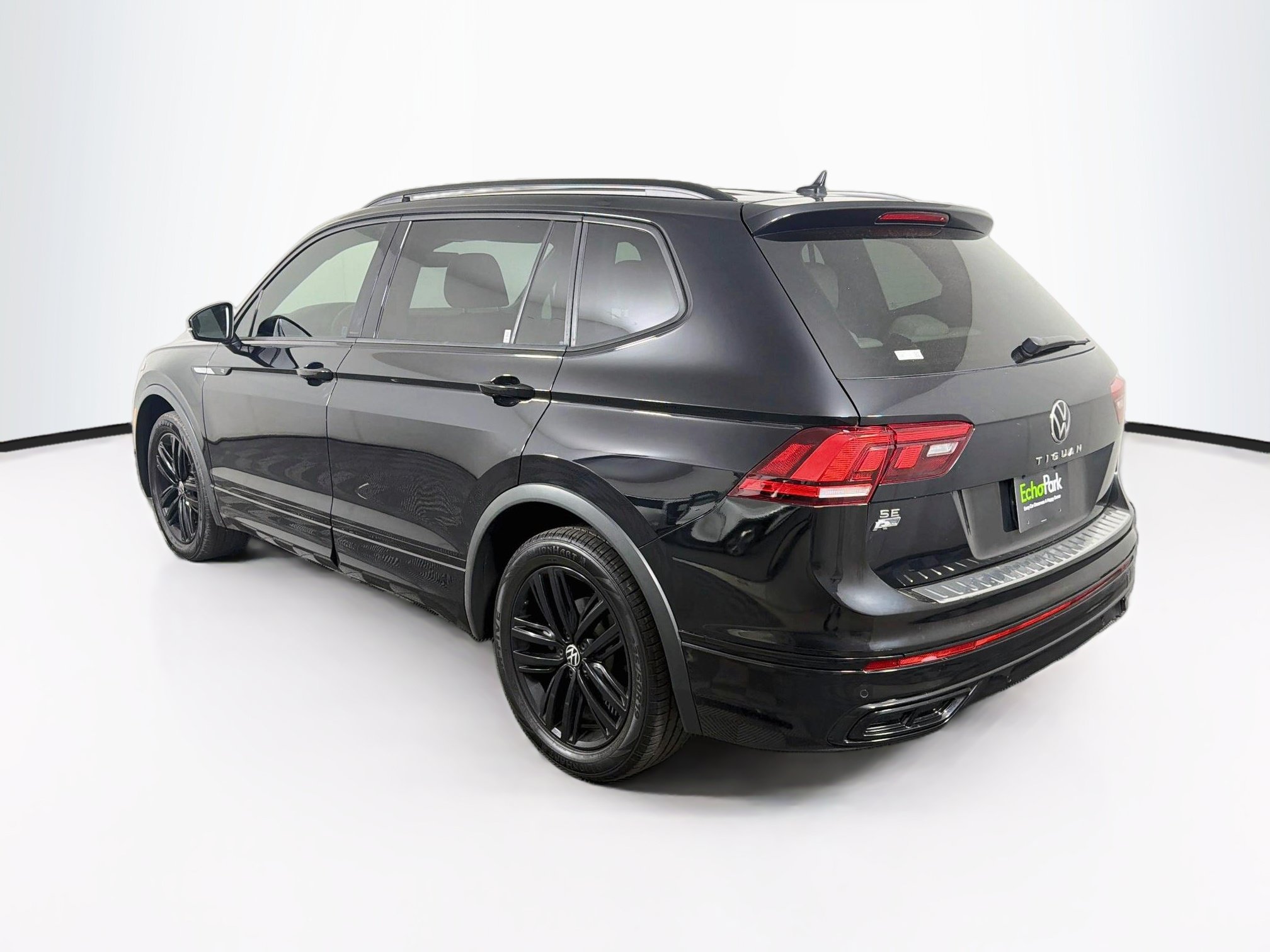 Used 2022 Volkswagen Tiguan SE R-Line FWD image 5