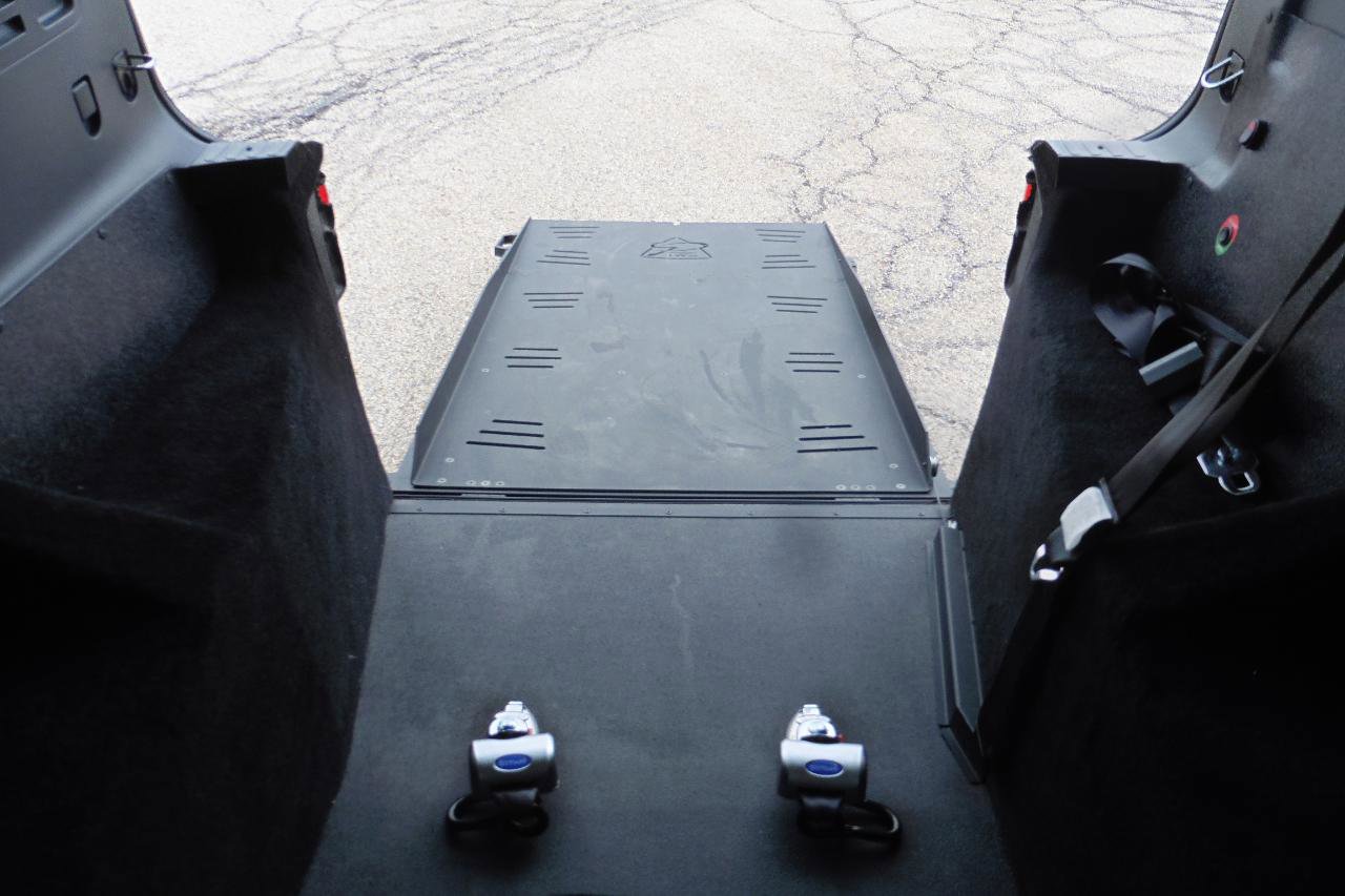 Used 2025 Chevrolet Traverse LT w/ Sun and Wheel Package image 4