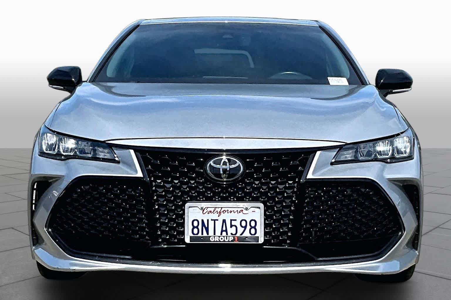 Used 2019 Toyota Avalon XSE FWD image 3