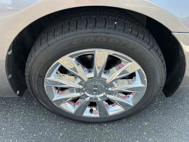 Used 2011 Lincoln MKZ 4dr Sdn FWD image 32