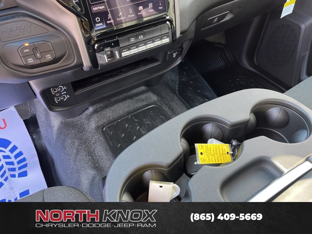 New 2026 RAM 4500 4x4 Crew Cab DRW image 10