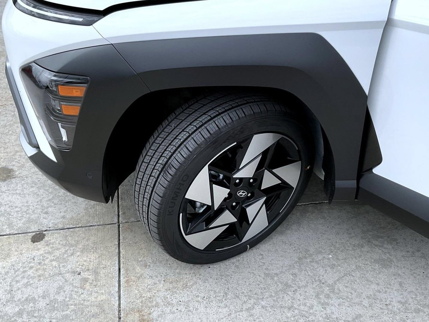 New 2026 Hyundai Kona Limited AWD/4WD image 24